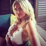 Kate Upton - ροζ τηλέφωνα