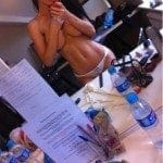 sexy selfie στα ροζ τηλέφωνα